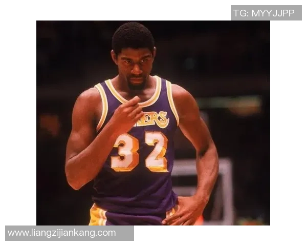 魔术师约翰逊如何通过传球艺术改变篮球比赛的节奏与风格 魔术师约翰逊如何通过传球艺术改变篮球比赛的节奏与风格