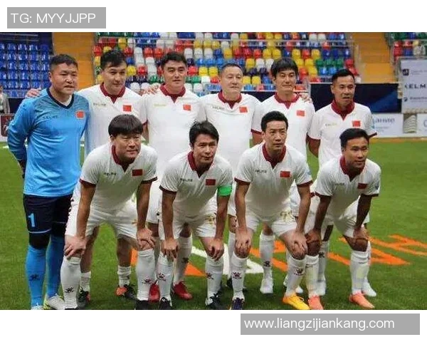 25号足球明星边后卫的辉煌历程与传奇瞬间回顾 25号足球明星边后卫的辉煌历程与传奇瞬间回顾