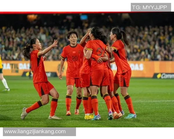 国人见到足球明星时的激动反应与精彩瞬间合集视频分享