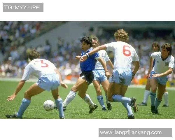 当足球巨星与篮球传奇相遇时的精彩瞬间与跨界友谊故事