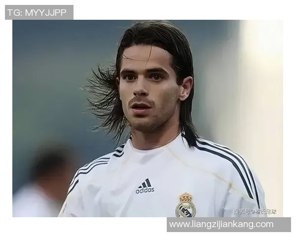 足球明星丑闻背后的真实故事与影响揭示了体育界的暗面与人性挣扎 足球明星丑闻背后的真实故事与影响揭示了体育界的暗面与人性挣扎