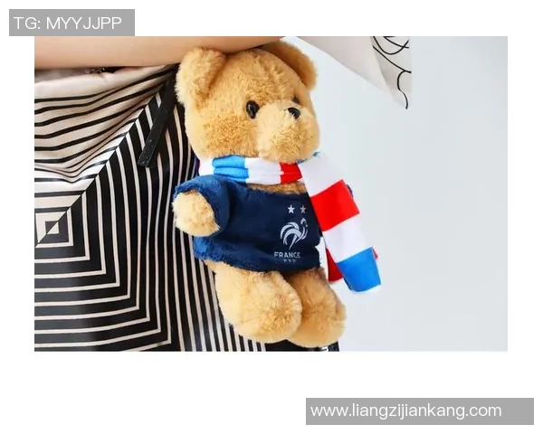 足球明星毛绒玩偶的背后故事与收藏价值揭秘