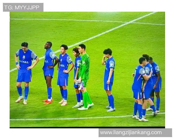 中超联赛明星球员汇聚各国足球巨星展现精彩对决与魅力风采