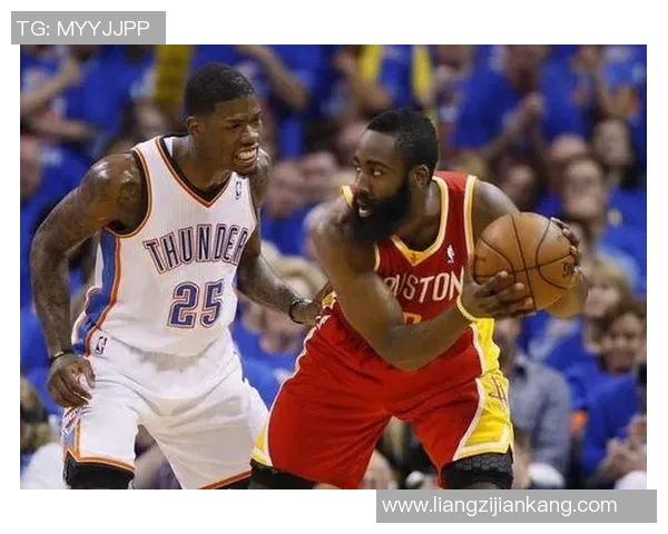 火箭与雷霆激战八月二十五日赛场精彩瞬间回顾与分析